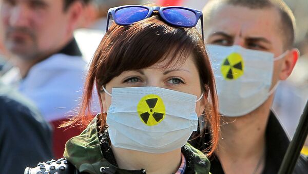 Участники шествия против распространения ядерного оружия - Sputnik Узбекистан