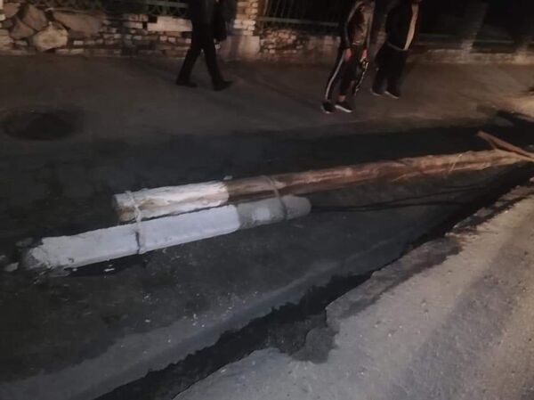 В Самарканде на женщину с пятилетним ребенком упал столб - Sputnik Узбекистан