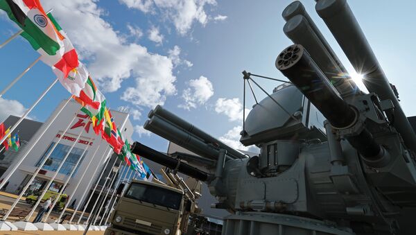 Зенитный ракетно-пушечный комплекс «Панцирь-МЕ» в экспозиции форума «Армия-2018» - Sputnik Узбекистан