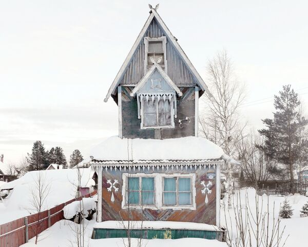 Деревянный домик в Архангельской области - Sputnik Узбекистан
