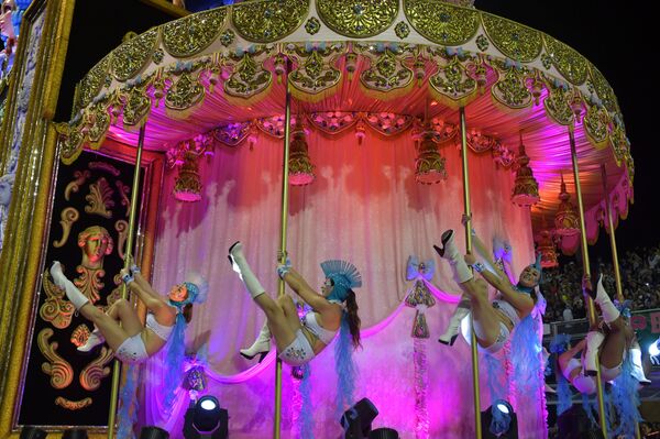 Anapadagi uzun jinsiy olat