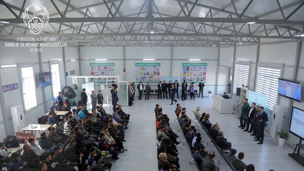 В Юнусабадском районе Ташкента открылся Центр поденных работников  - Sputnik Узбекистан