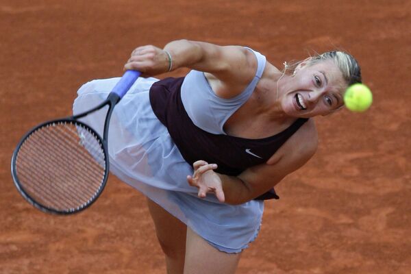 Mariya Sharapova, Roland Garros turnirida, 2010-yil. - Sputnik O‘zbekiston