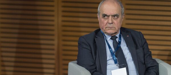 Экс-глава службы экономической разведки Франции Ален Жюйе  - Sputnik Узбекистан