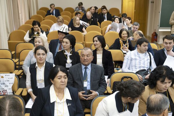 Мыслитель, объединивший народы: почему современные ученые завидуют Бабуру Мыслитель, объединивший народы: почему современные ученые завидуют Бабуру - Sputnik Узбекистан