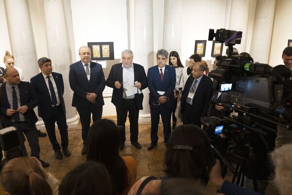 Мыслитель, объединивший народы: почему современные ученые завидуют Бабуру Мыслитель, объединивший народы: почему современные ученые завидуют Бабуру - Sputnik Узбекистан