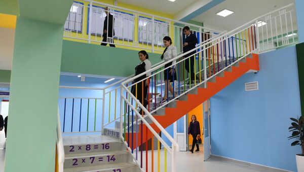 2 марта в Сергелийском районе города Ташкента прошла церемония открытия 2 новых общеобразовательных школ - Sputnik Ўзбекистон