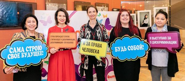 В театре Ильхом в Ташкенте состоялась живая библиотека, которой отметили День борьбы с дискриминацией В театре Ильхом в Ташкенте состоялась живая библиотека, которой отметили День борьбы с дискриминацией - Sputnik Узбекистан