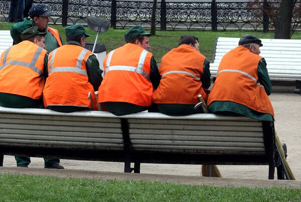 Взгляд на Восток: почему мигранты поворачиваются к России спиной Взгляд на Восток: почему мигранты поворачиваются к России спиной - Sputnik Узбекистан