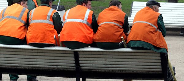 Кўча супурувчилар Кўча супурувчилар - Sputnik Ўзбекистон