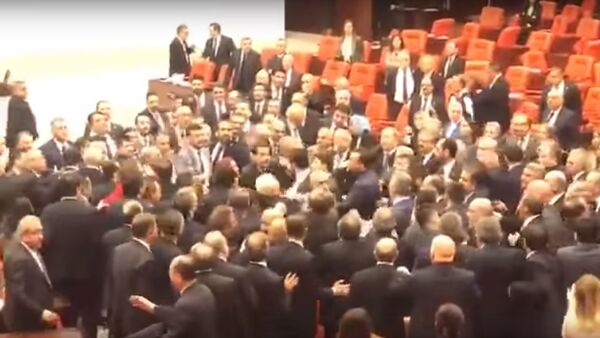 Turkey's Parliament In Chaos Over It's Historic Defeat and Humiliation in Syria and Libya 4/3/2020 - Sputnik Узбекистан