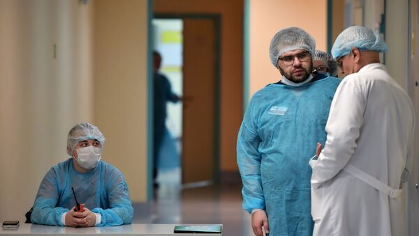 Отделение для людей с подозрением на коронавирус в Боткинской больнице - Sputnik Ўзбекистон
