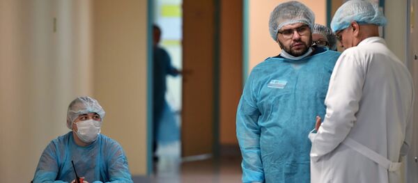 Отделение для людей с подозрением на коронавирус в Боткинской больнице - Sputnik Ўзбекистон