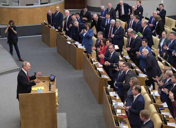 Госдума РФ обсуждает снятие ограничений на число президентских сроков - Sputnik Узбекистан