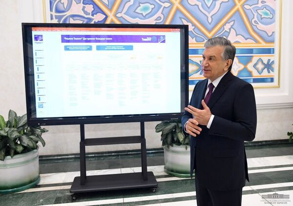 Цифровой Ташкент: президент обсудил внедрение новых систем Цифровой Ташкент: президент обсудил внедрение новых систем - Sputnik Узбекистан