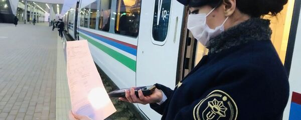 Посадка на поезд без распечатки электронных билетов Посадка на поезд без распечатки электронных билетов - Sputnik Ўзбекистон