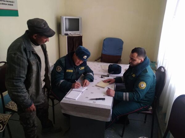 Бухарские правоохранители взялись за ножи Бухарские правоохранители взялись за ножи - Sputnik Узбекистан