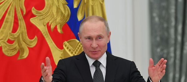 Президент РФ В. Путин встретился с рабочей группой по подготовке поправок в Конституцию - Sputnik Узбекистан