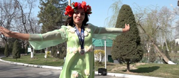 Участница благотворительного марафона для помощи онкобольным детям - Sputnik Узбекистан