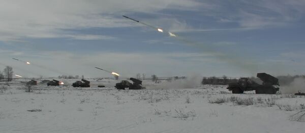 Градами и Ураганами по противнику: российские военные провели учения в Оренбургской области Градами и Ураганами по противнику: российские военные провели учения в Оренбургской области - Sputnik Узбекистан