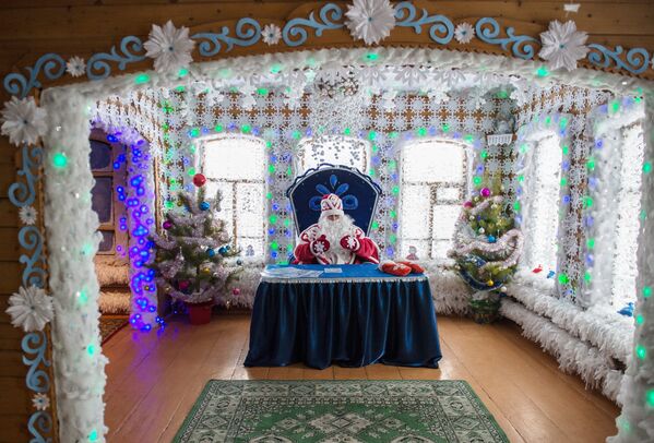 Резиденция Деда Мороза в Омской области - Sputnik Узбекистан