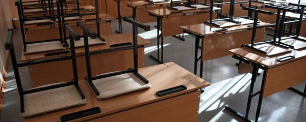 Пустой класс в школе Пустой класс в школе - Sputnik Ўзбекистон