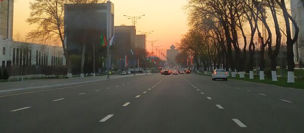 В последние 2-3 дня низкий трафик благодаря чему почти нет пробок В последние 2-3 дня низкий трафик благодаря чему почти нет пробок - Sputnik Ўзбекистон