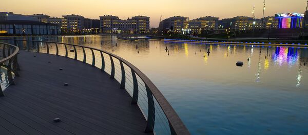 Несмторя на прекрасную погоду очень мало людей в Ташкент-Сити, который даже зимой был всегда полон Несмторя на прекрасную погоду очень мало людей в Ташкент-Сити, который даже зимой был всегда полон - Sputnik Ўзбекистон