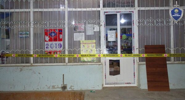 Прорубил окно, но не в Европу: находчивый вор украл из магазина 60 млн сумов - Sputnik Узбекистан