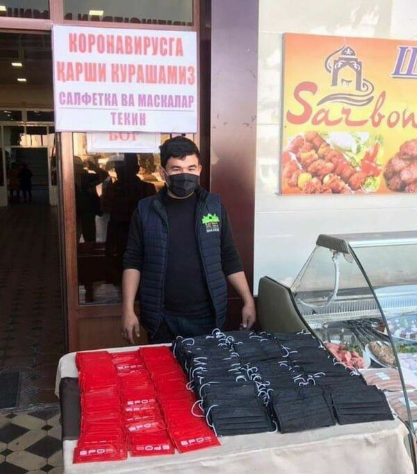 Маски и другие средства защиты — что бесплатно выдавали на рынках в Ташкенте - Sputnik Узбекистан