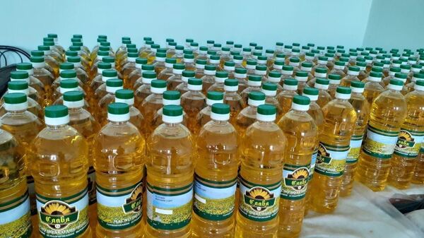 Растительное масло для нуждающихся слоев населения в Узбекистане - Sputnik Узбекистан
