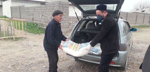 Карантин с акцентом на человечность: как в Ташобласти помогают пенсионерам  - Sputnik Узбекистан