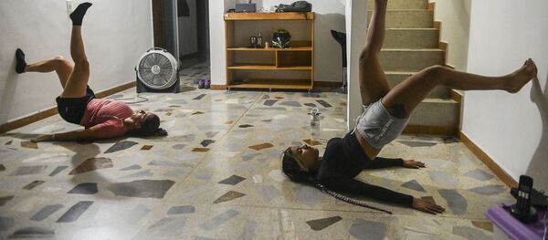 Тренировка во время карантина в Медельине, Колумбия Тренировка во время карантина в Медельине, Колумбия - Sputnik Узбекистан