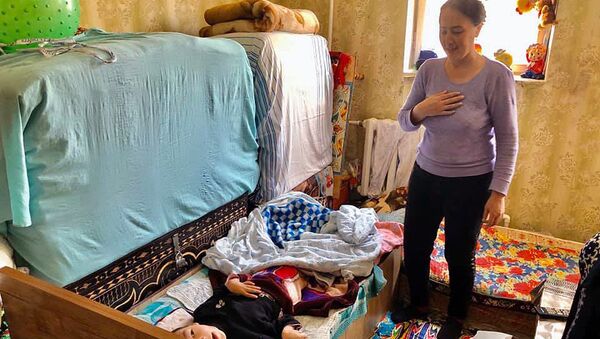 Инициативная группа в Ташкенте организуют раздачу продуктов питания, покупку лекарств одиноким пожилым людям, которые сейчас оказались в наиболее трудном положении. - Sputnik Узбекистан