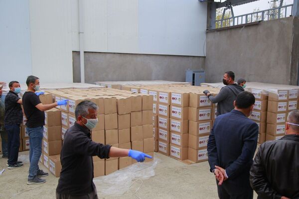 Фонд миллиардера Шодиева направил помощь для 1,5 тыс. семей в Узбекистане - Sputnik Узбекистан