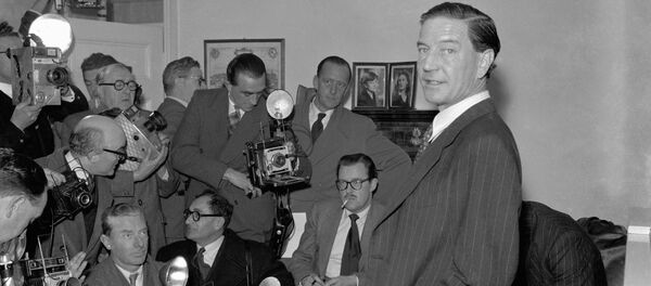 Лидер Кембриджской пятёрки Ким Филби. 1955 год  Лидер Кембриджской пятёрки Ким Филби. 1955 год  - Sputnik Ўзбекистон