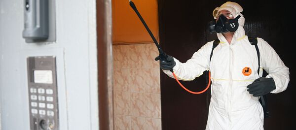 Dezinfeksionnaya obrabotka v podyezde jilogo doma - Sputnik O‘zbekiston