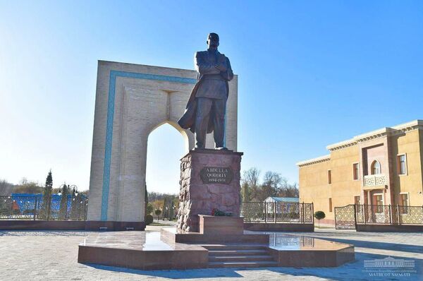 Pamatnik Abdulle Kadiri - Sputnik O‘zbekiston