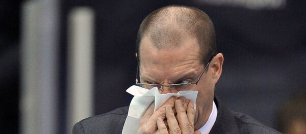 Человек чихает Человек чихает - Sputnik Ўзбекистон