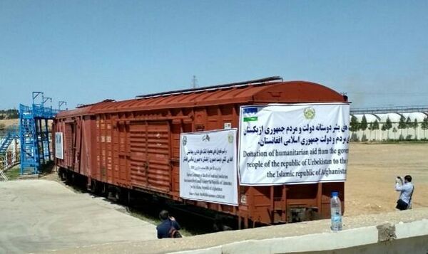 Власти Афганистана поблагодарили Шавката Мирзиёева за гуманитарную помощь - Sputnik Узбекистан