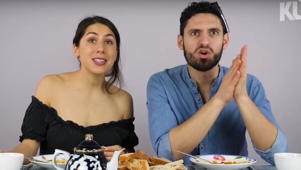 Бениссимо!: итальянцы пробуют узбекскую еду - видео - Sputnik Узбекистан