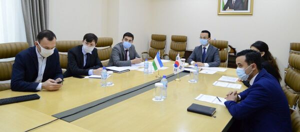 Встреча в Министерстве инвестиций и внешней торговли - Sputnik Узбекистан