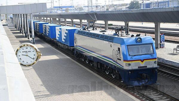 Контейнерный поезд с экспортной продукцией Узбекистана отправился в Турцию - Sputnik Ўзбекистон
