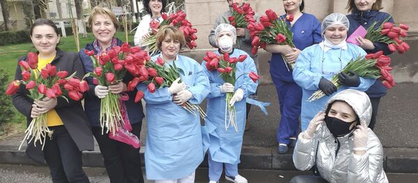 Как волонтеры помогают бороться с коронавирусом - Sputnik Узбекистан