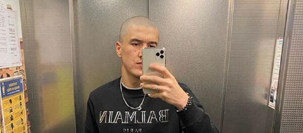 Эльдор Шомуродов и другие знаменитости побрились налысо в поддержку карантина - Sputnik Узбекистан