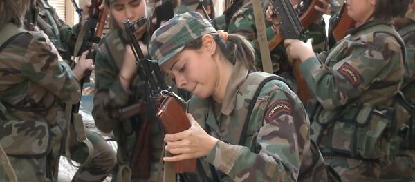 Сирийский женский батальон: как девушек-добровольцев учат воевать с ИГ - Sputnik Узбекистан