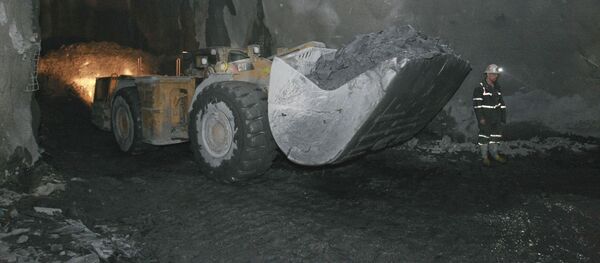 Золотоносный рудник Кумтор в Киргизии Золотоносный рудник Кумтор в Киргизии - Sputnik Ўзбекистон