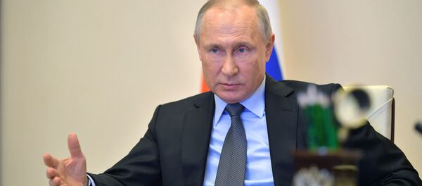 Президент РФ В. Путин провел совещание по развитию ситуации с коронавирусом - Sputnik Узбекистан