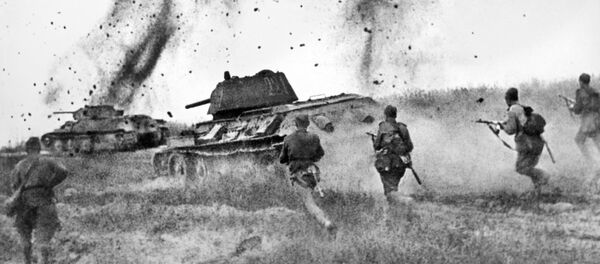 Курская дуга. Атака соединений 5 Гвардейской танковой армии в районе Прохоровки Курская дуга. Атака соединений 5 Гвардейской танковой армии в районе Прохоровки - Sputnik Ўзбекистон