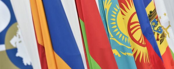 Флаги стран-участниц ЕАЭС Флаги стран-участниц ЕАЭС - Sputnik Ўзбекистон
